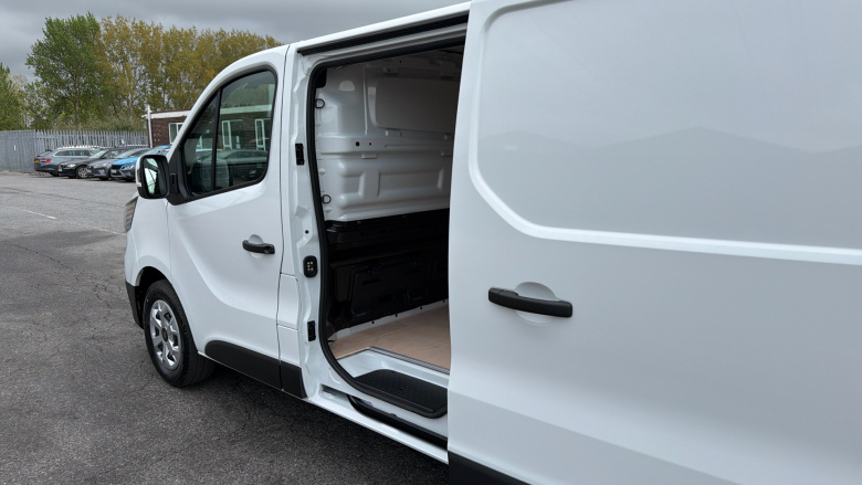 Renault Trafic Swb Diesel SL30 Blue dCi 130 Advance [Safety] Van